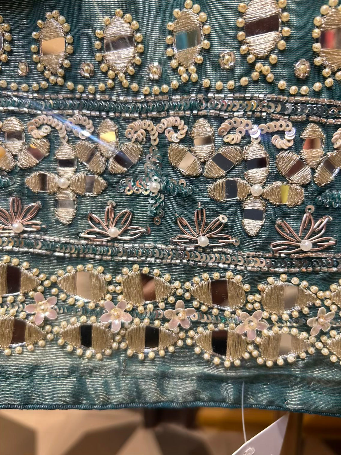 Ruh-e-Chamak (Peacock Blue)