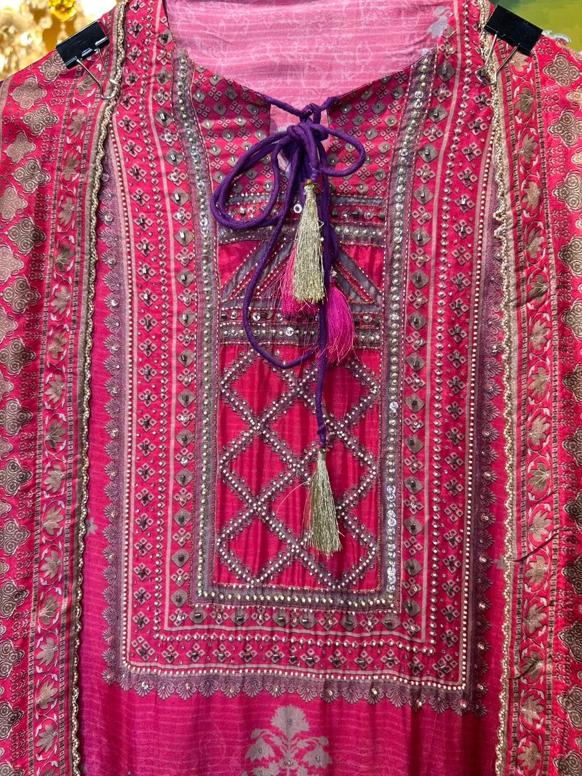 Taabir-é-Bandhej Suit (Magenta)