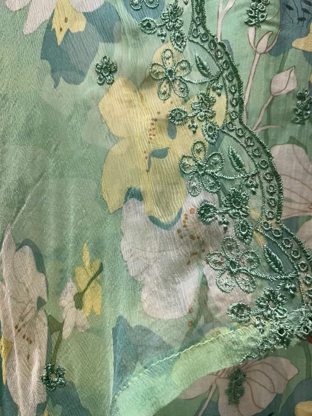 Kavya Print Thread Suit