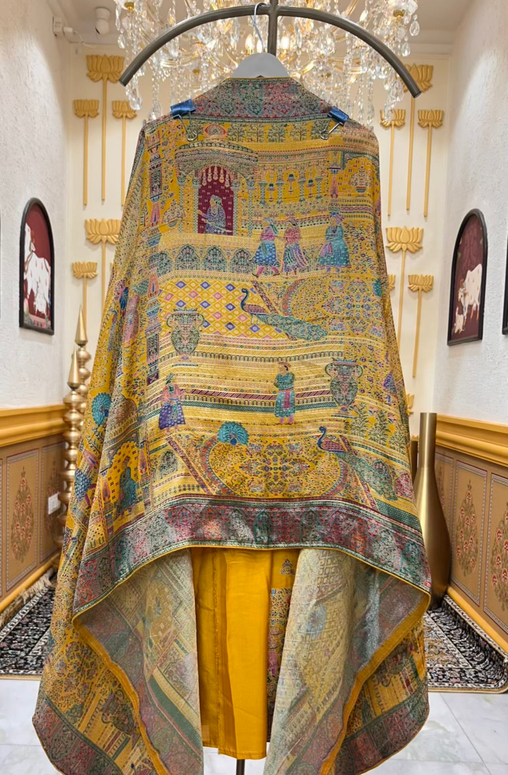 Sarnooré Woven Taj Suit (Yellow)