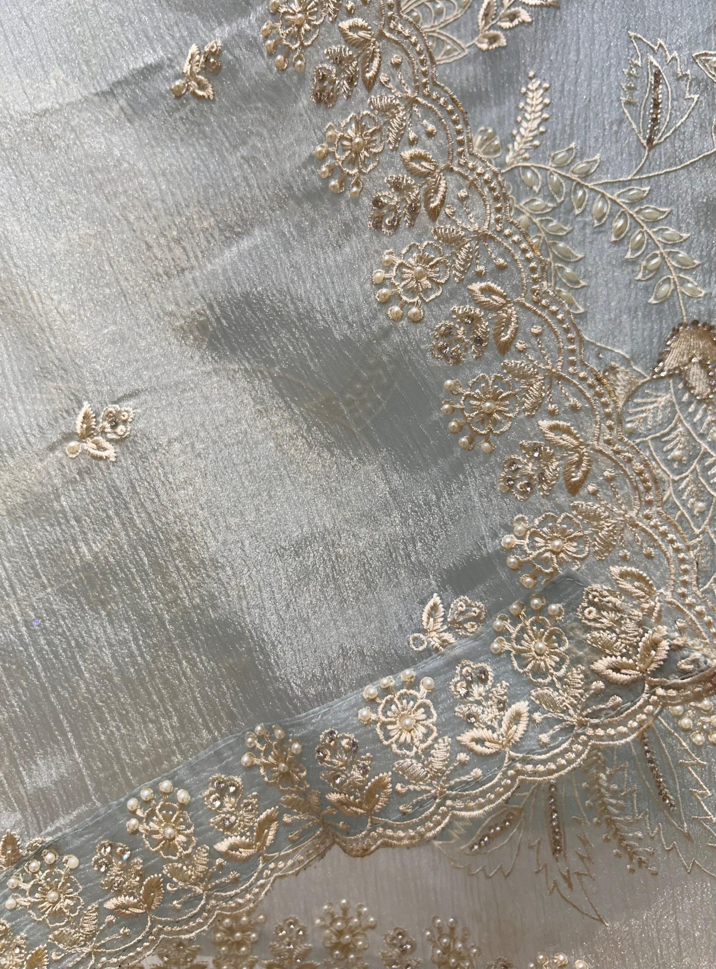 Mehrzeen Appliqué Tissue Suit