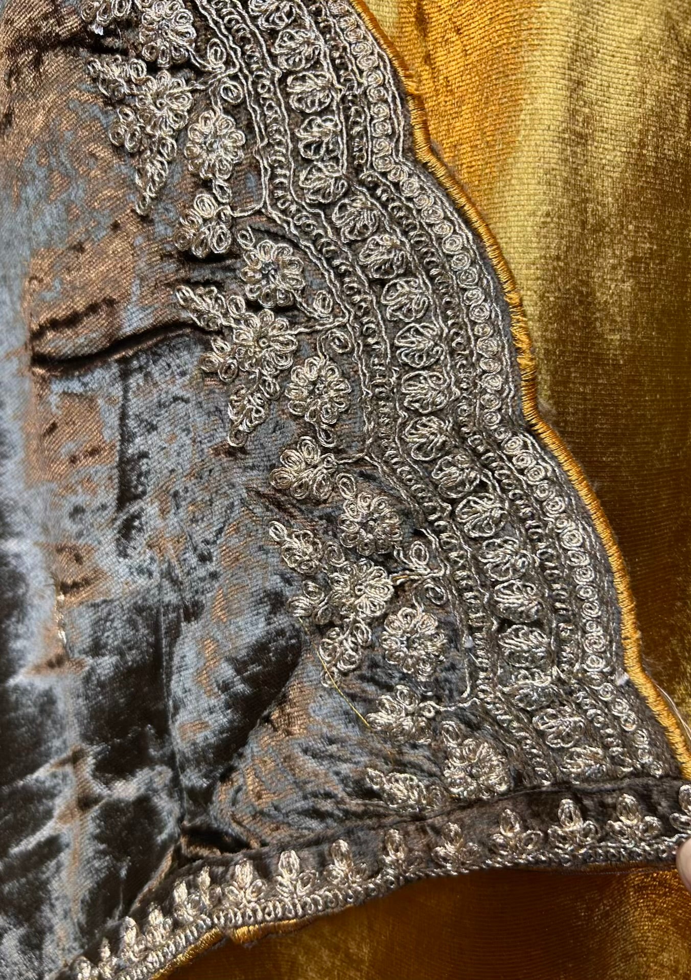 Noormira Velvet Suit (Mustard)