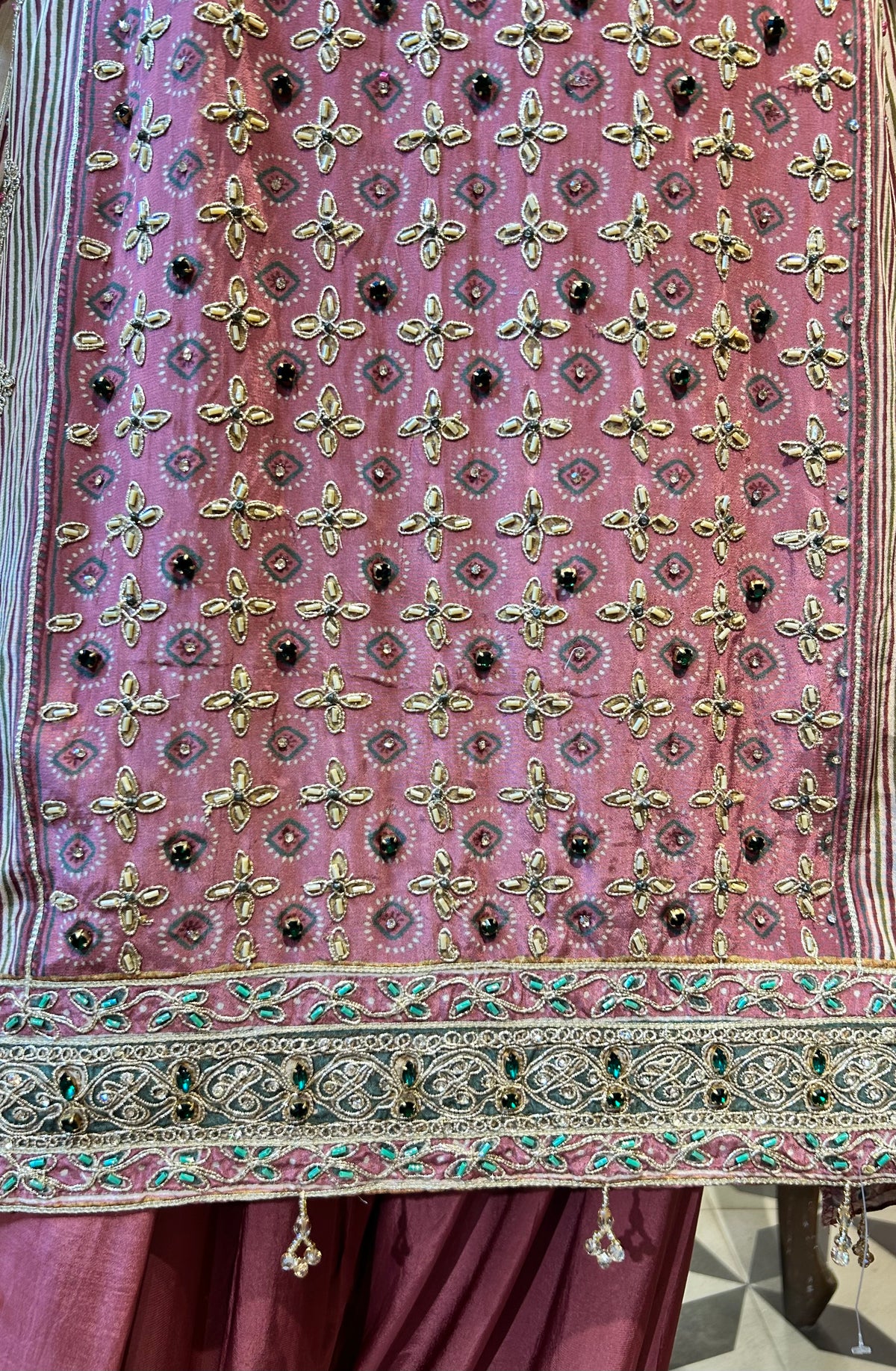 Zivanya Pakistani Suit