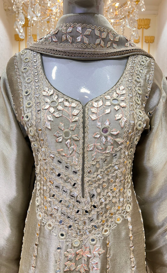 Sheesh Noor Anarkali