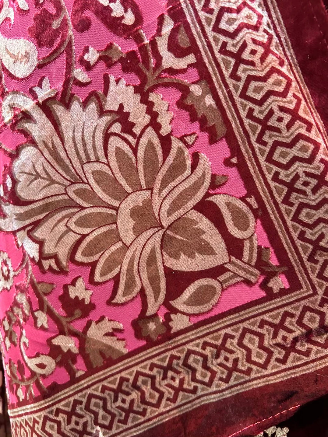 Zarfeen Velvet Suit (Red)