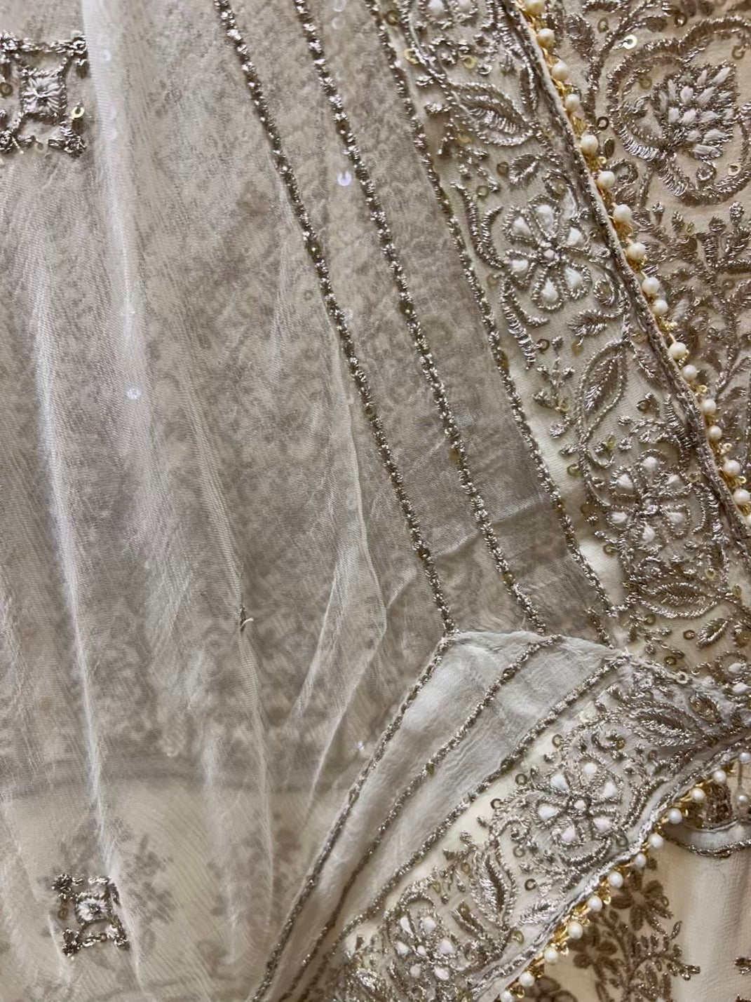 Vareesha Zari Gleam Suit
