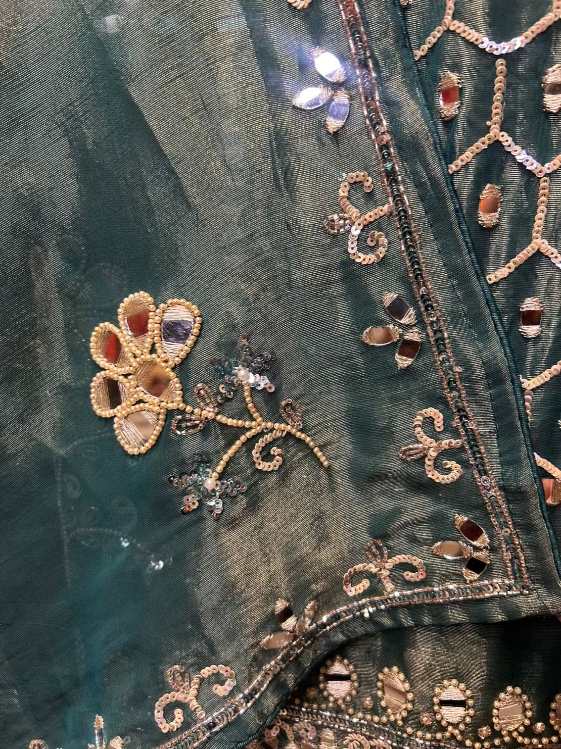 Ruh-e-Chamak (Peacock Blue)