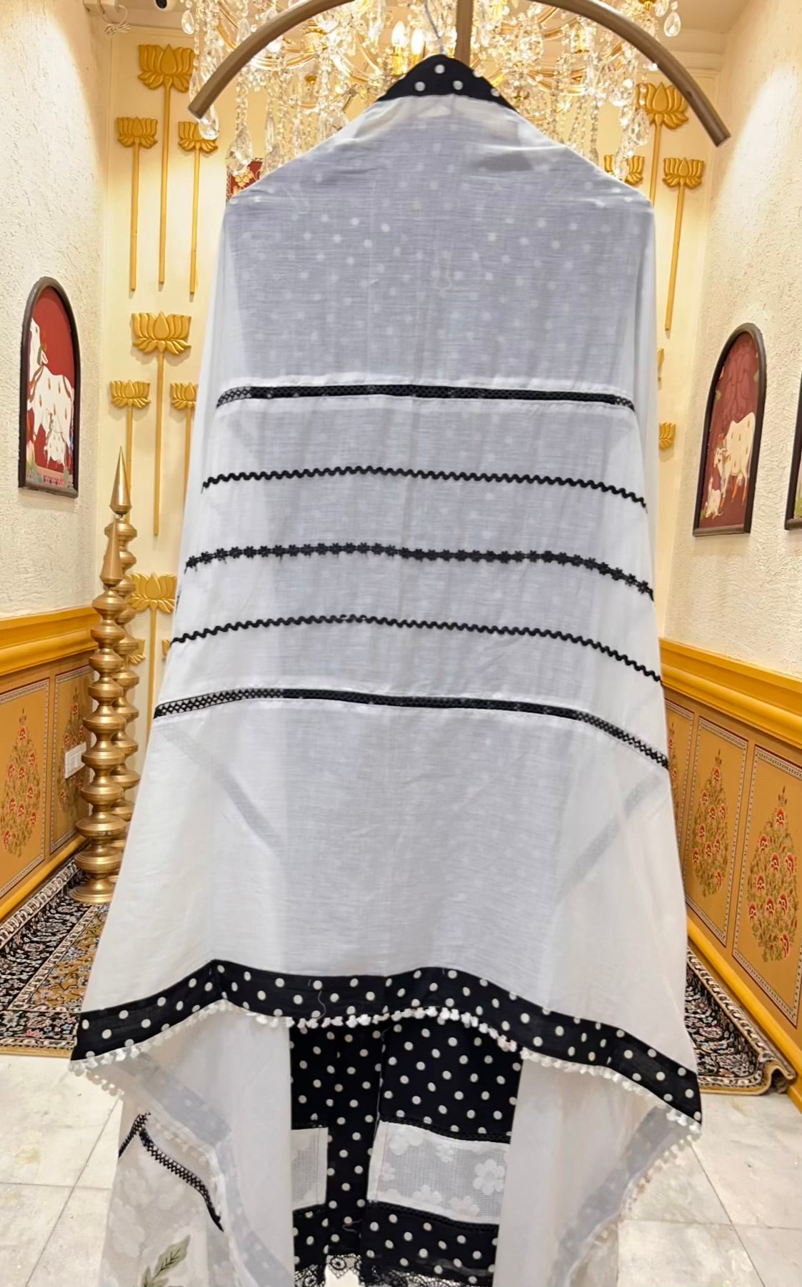 Loom Thread Lace Suit (Black & White)