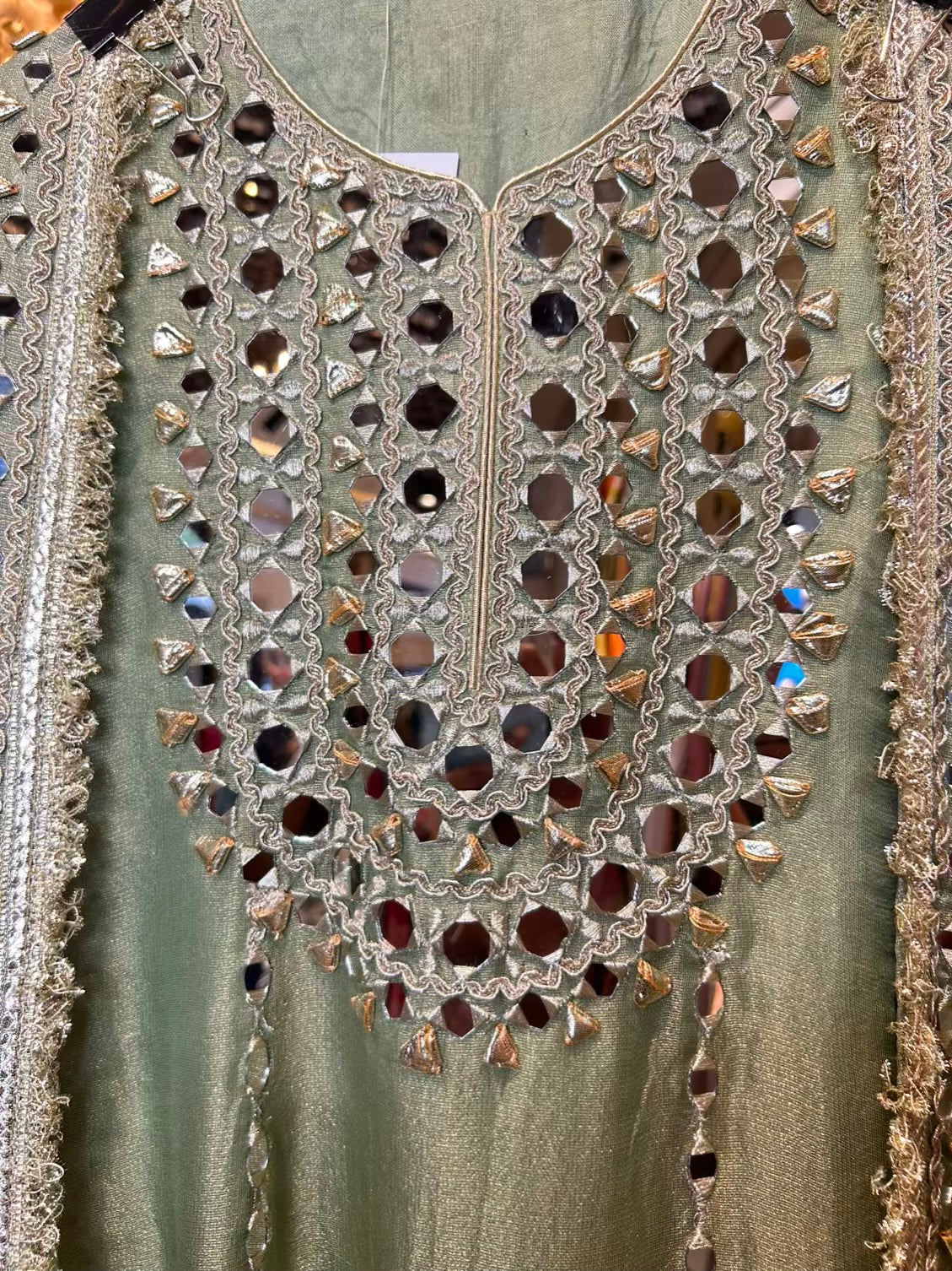 Zarfeen Royale