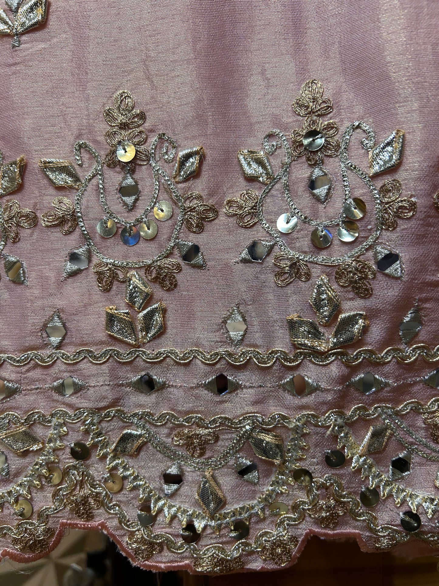 Husn-e-Saaz (Peach)