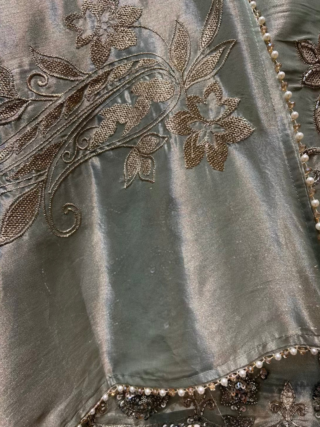 Zehraani Haathkaar Organza Suit (Green)