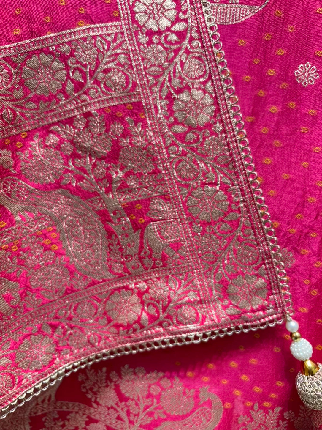 Afsara Banarasi Taj Suit (Magenta)