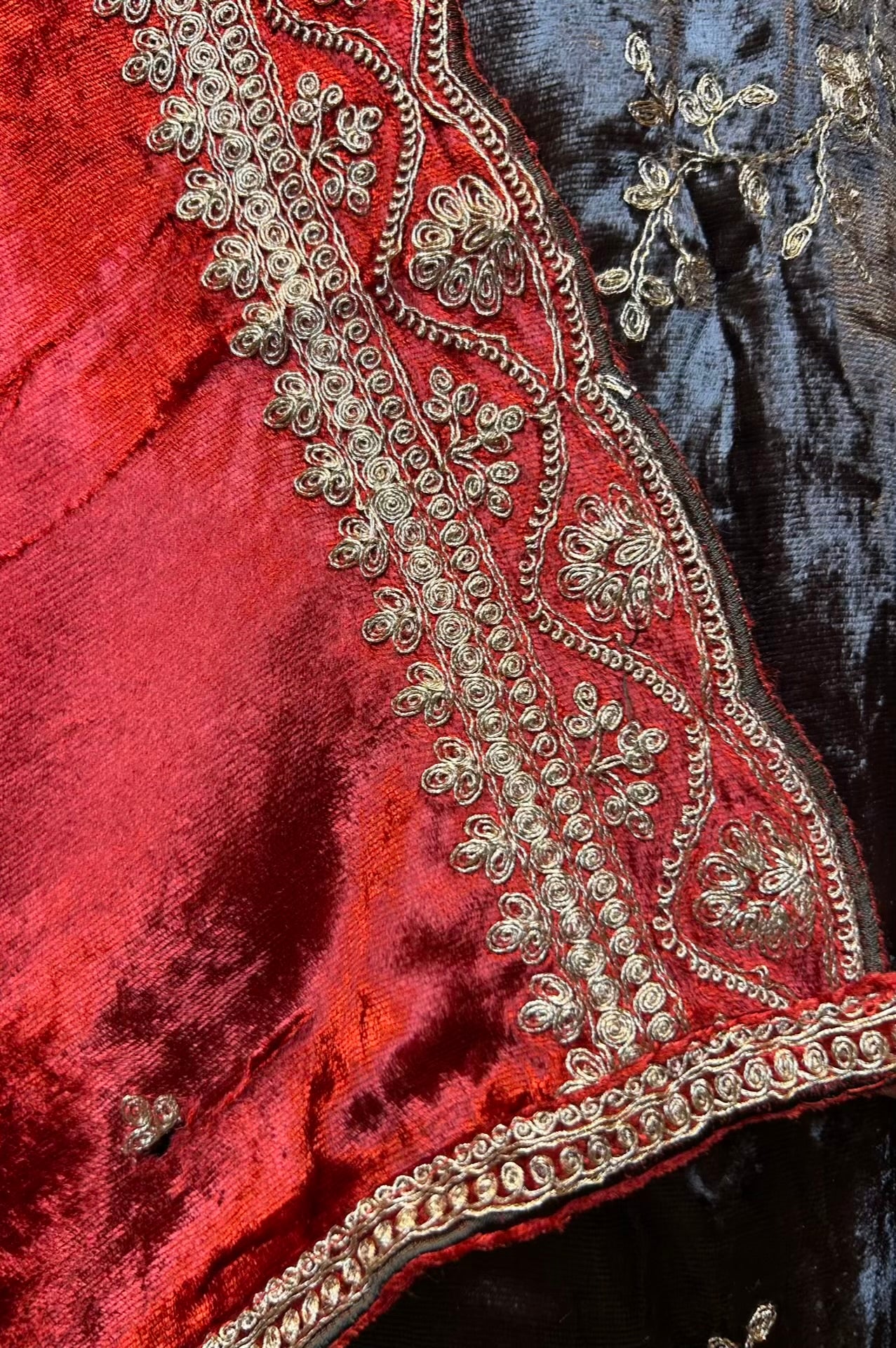 Noormira Velvet Suit (Silver Grey)