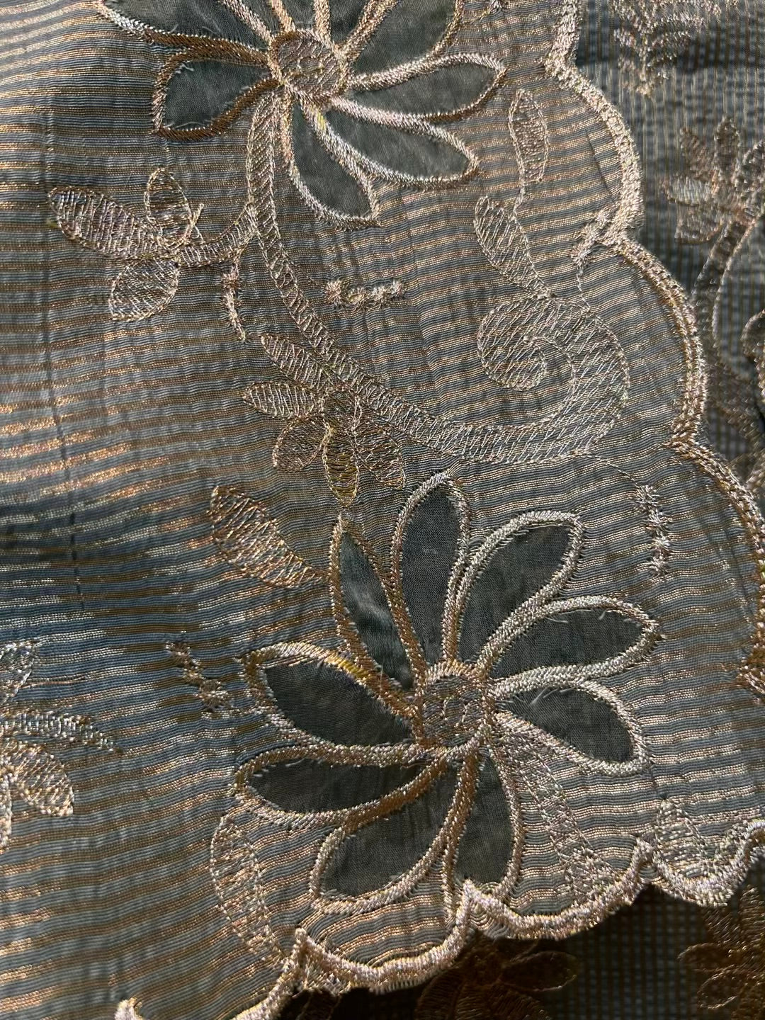 Sarvini AariChand Suit (Silver Grey)