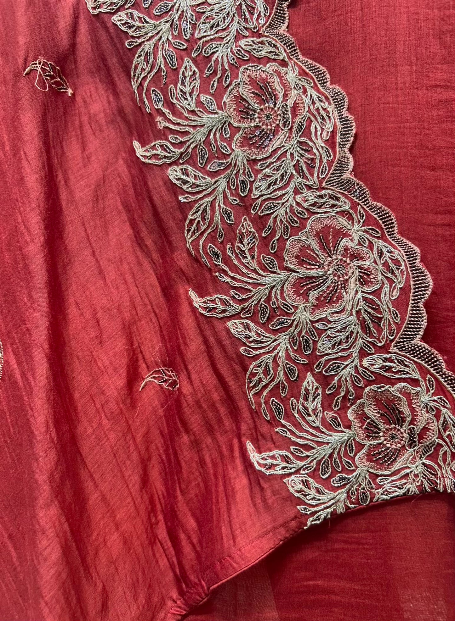 Iraaya Mul Noor Suit (Maroon)
