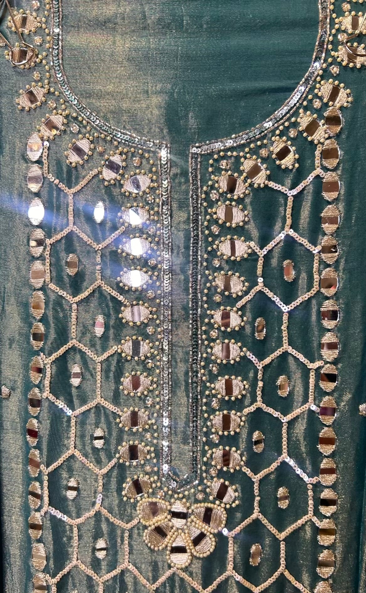 Ruh-e-Chamak (Peacock Blue)