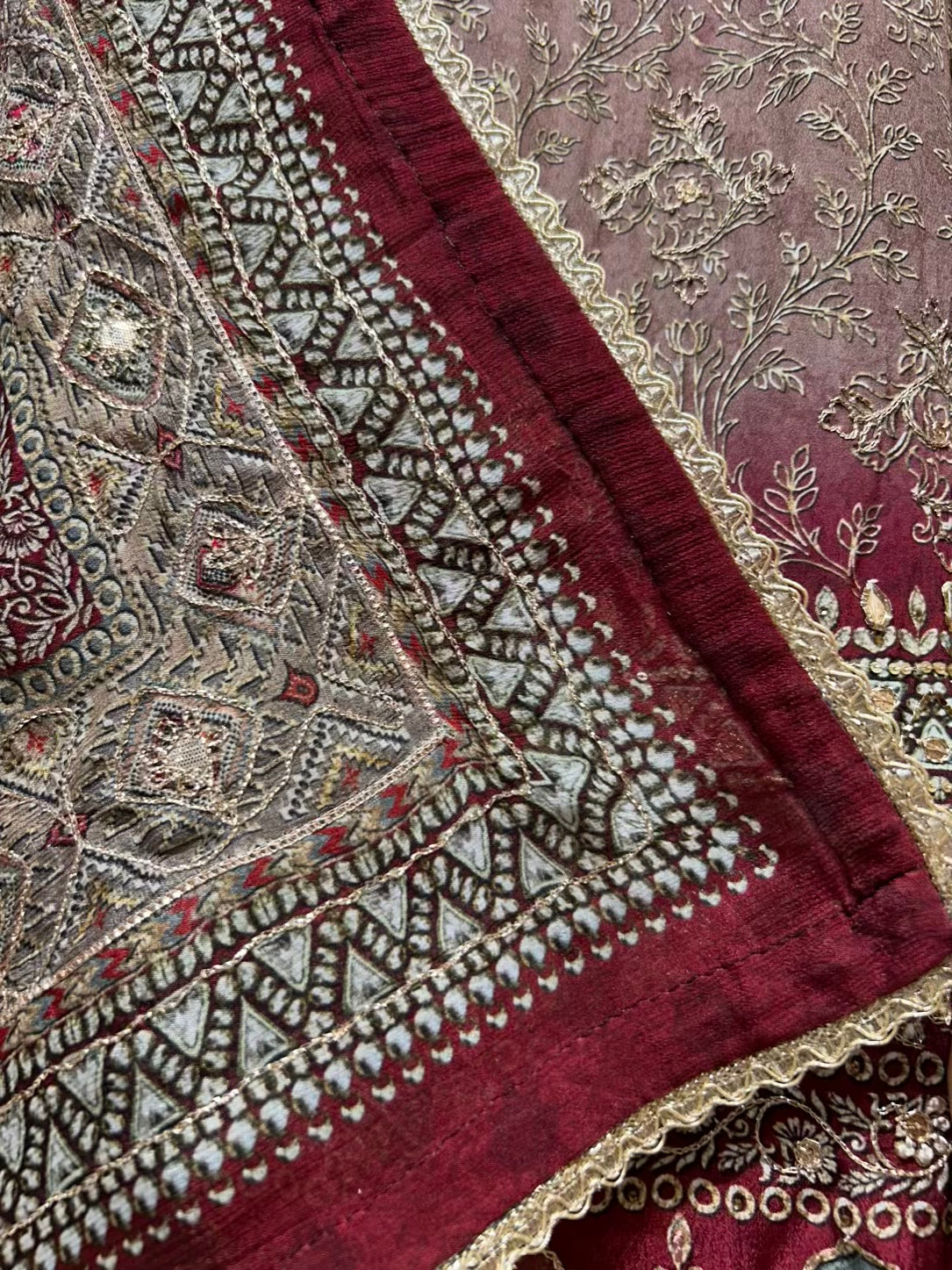 Zareenah Zari Flow Suit (Wine)