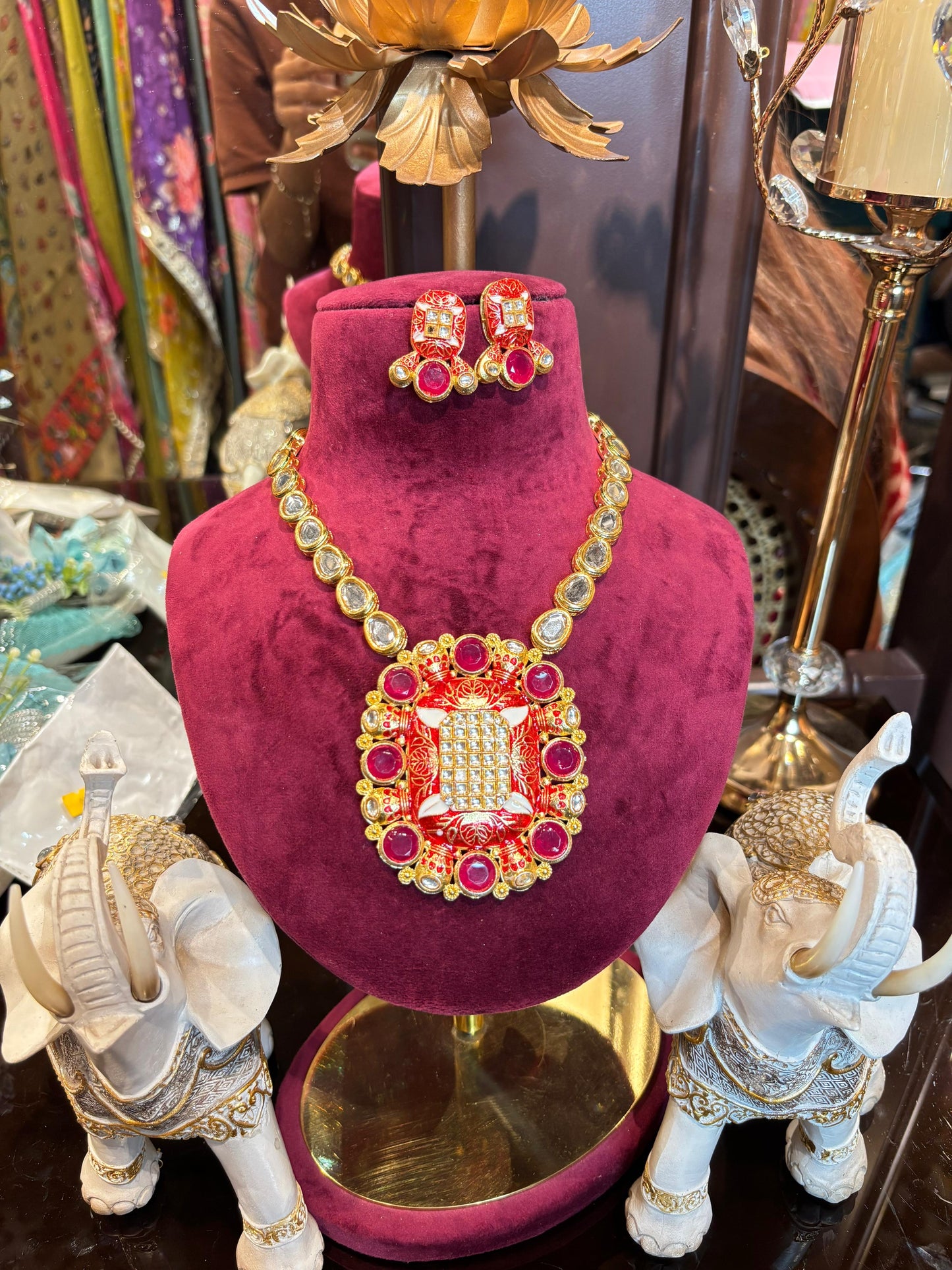 Maharani Vilas Set (Red)