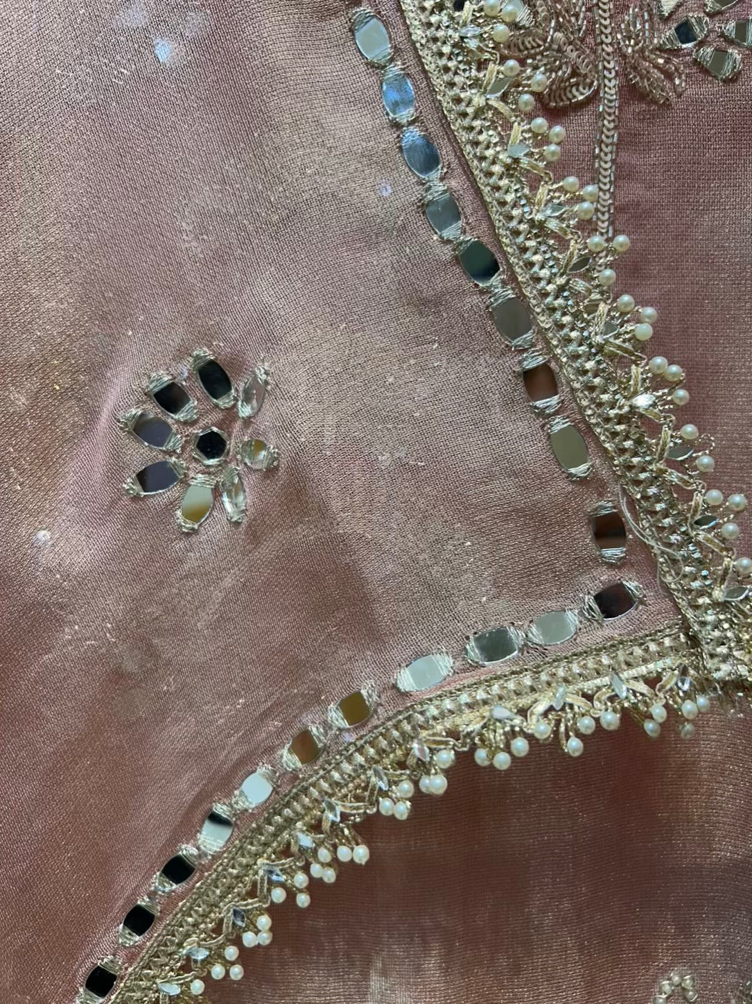 Zarqina Sheesha Chamak Suit (Peach)