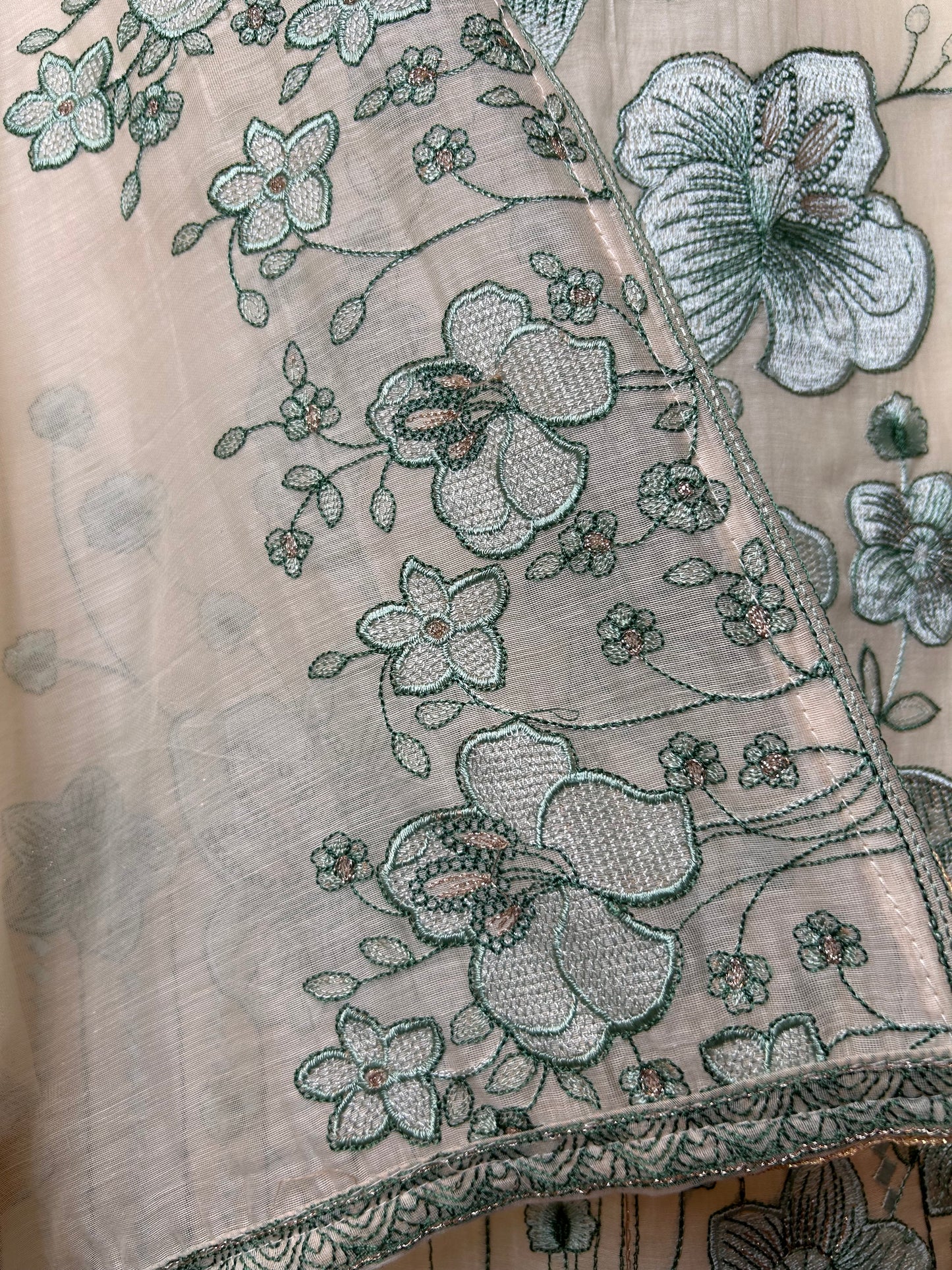 Keya Mul Suit (Ivory)