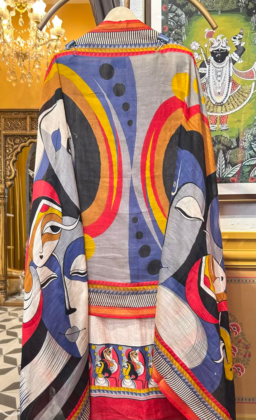 Noorvi Maheshwari Suit