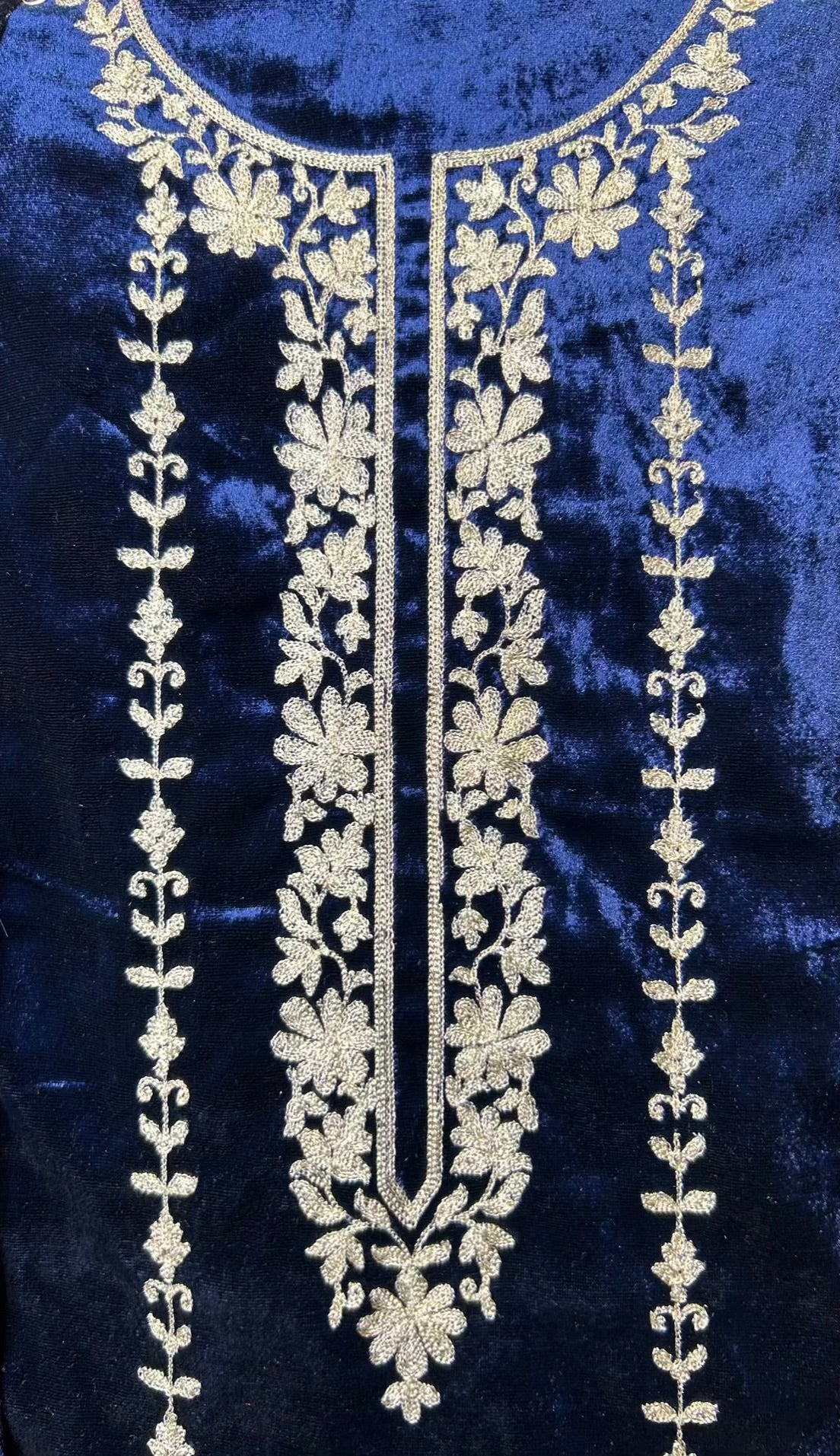 Zarfeen Velvet Suit (Blue)