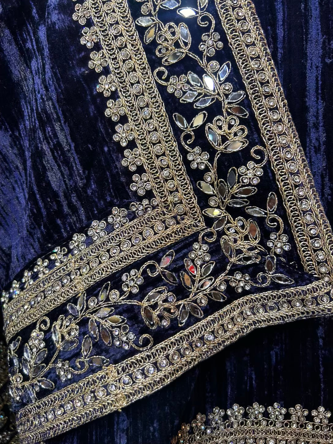Mehrazar Velvet Suit (Blue)