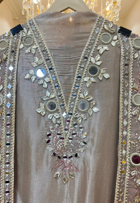 Gulraiza Banarasi Suit (Beige & Yellow)