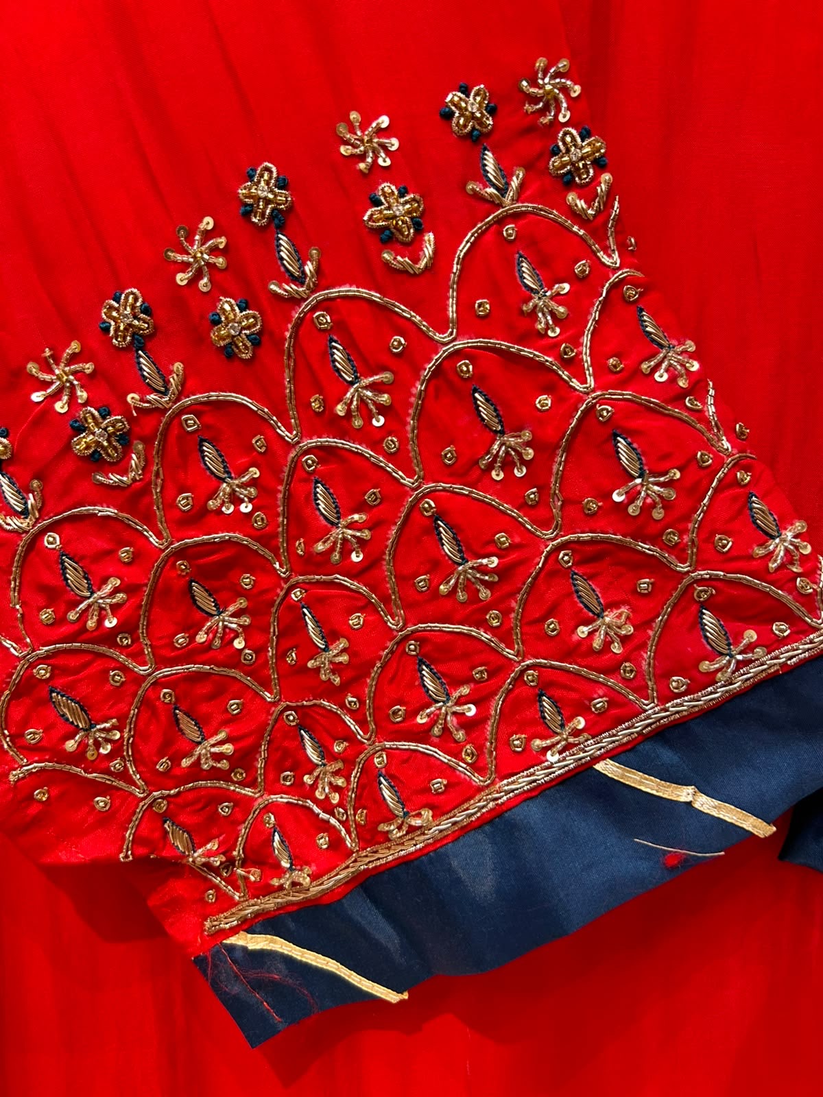 Ruhaani Surkh Suit