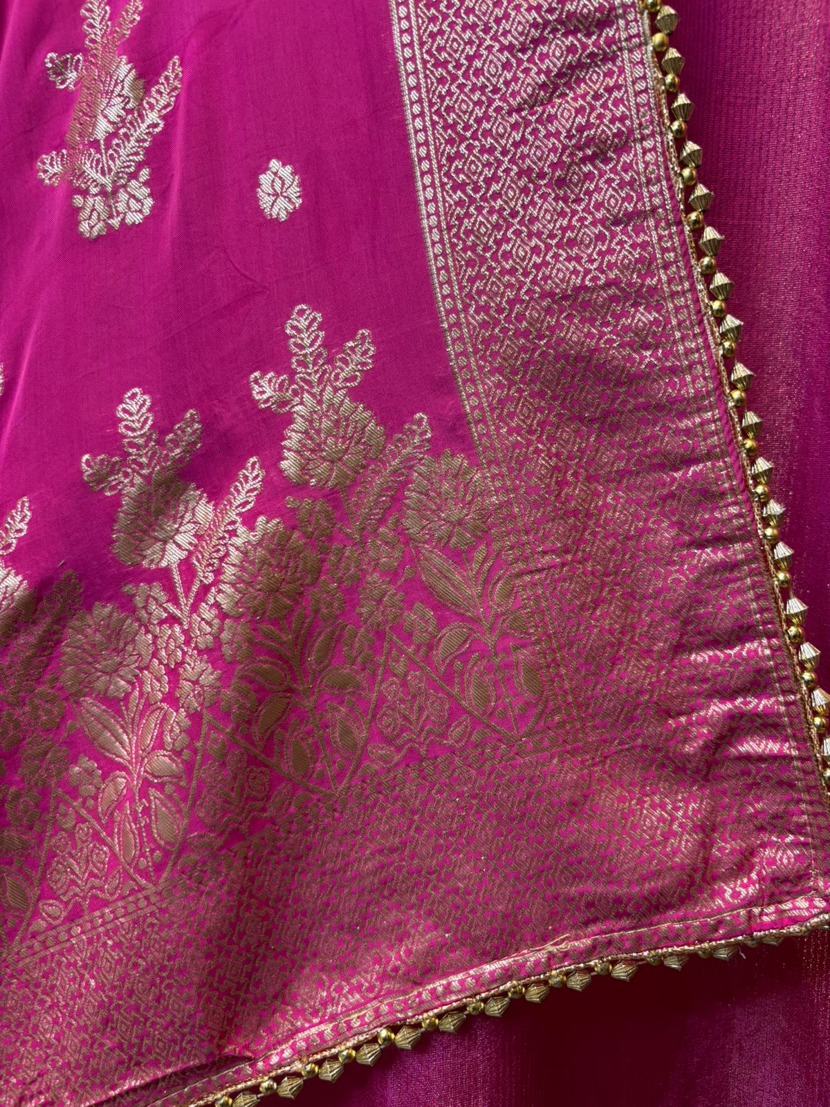 Nayab Jahan Suit (Magenta)