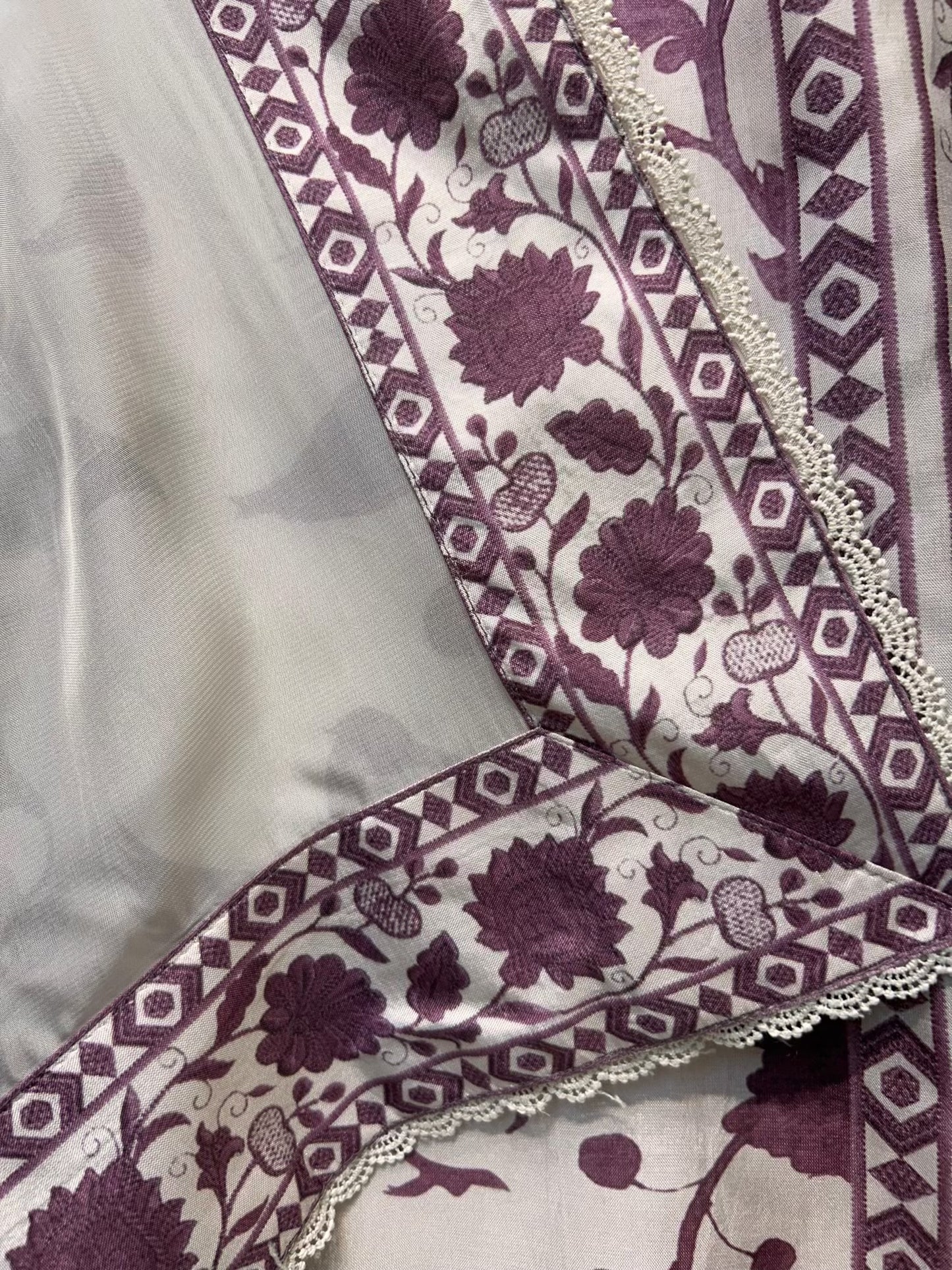 Aavira Thread Naqsh Silk Suit (Pista Green Wine)