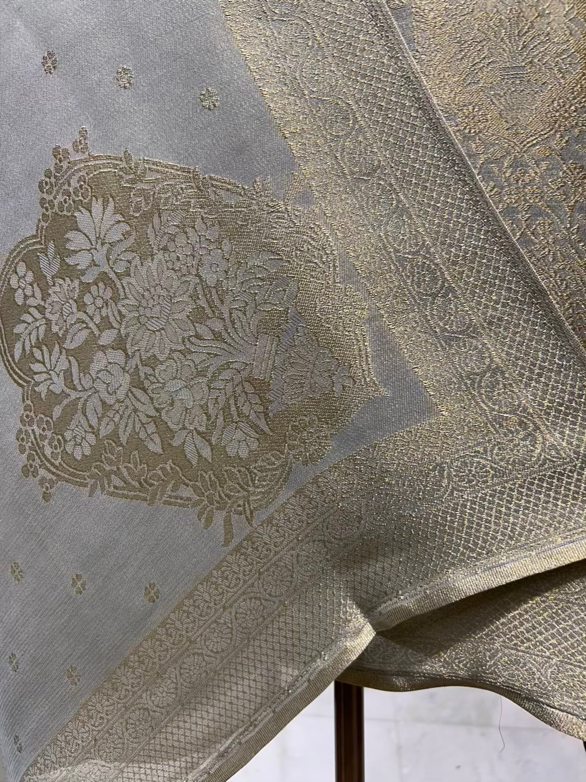 Sahira Zari Brocade Suit (Grey)