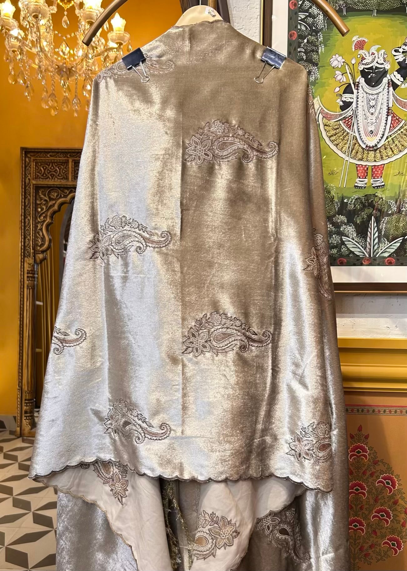 Zarqaa Velvet Suit (Ivory)