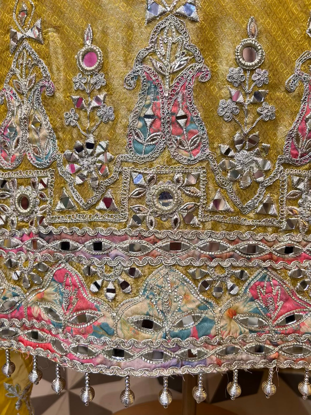 Raushan-e-Khaas