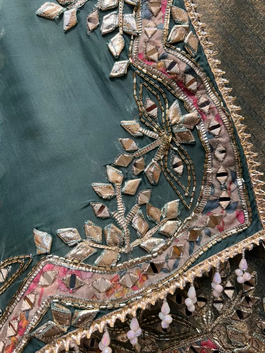Vasundhara Gota Glow Suit (Green)