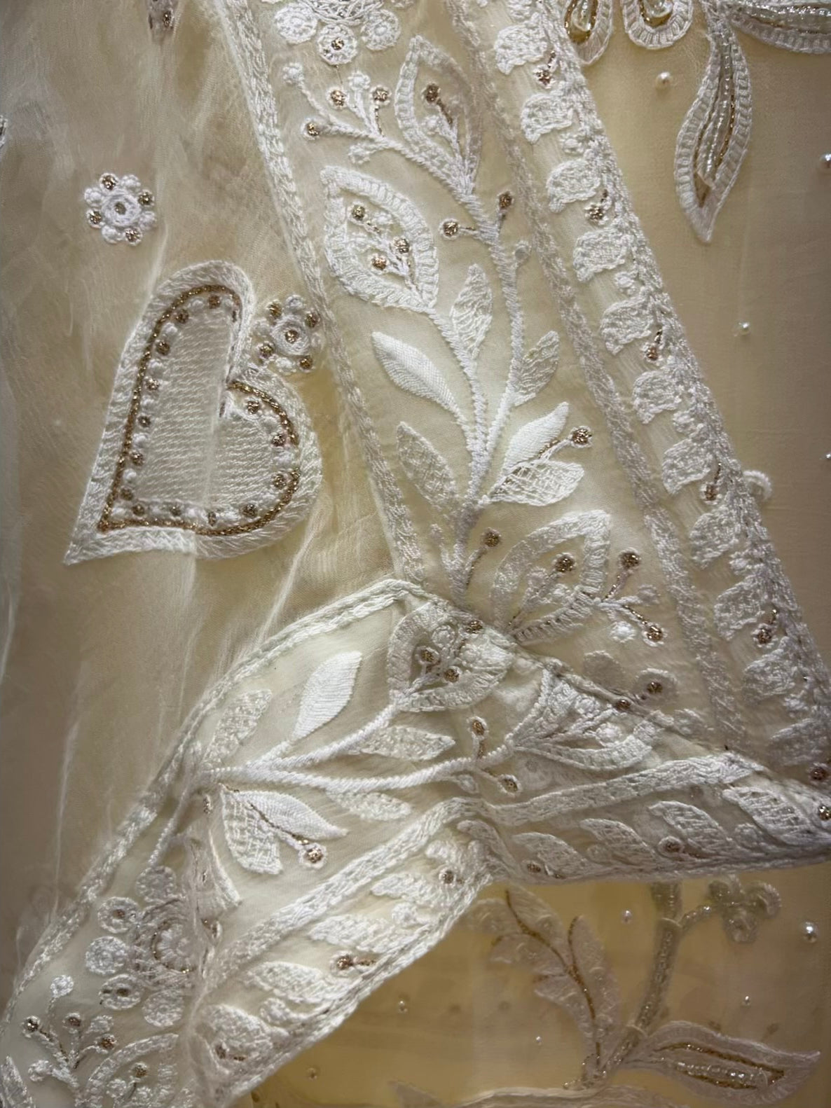Vihana Sequin Bloom Suit (Ivory)