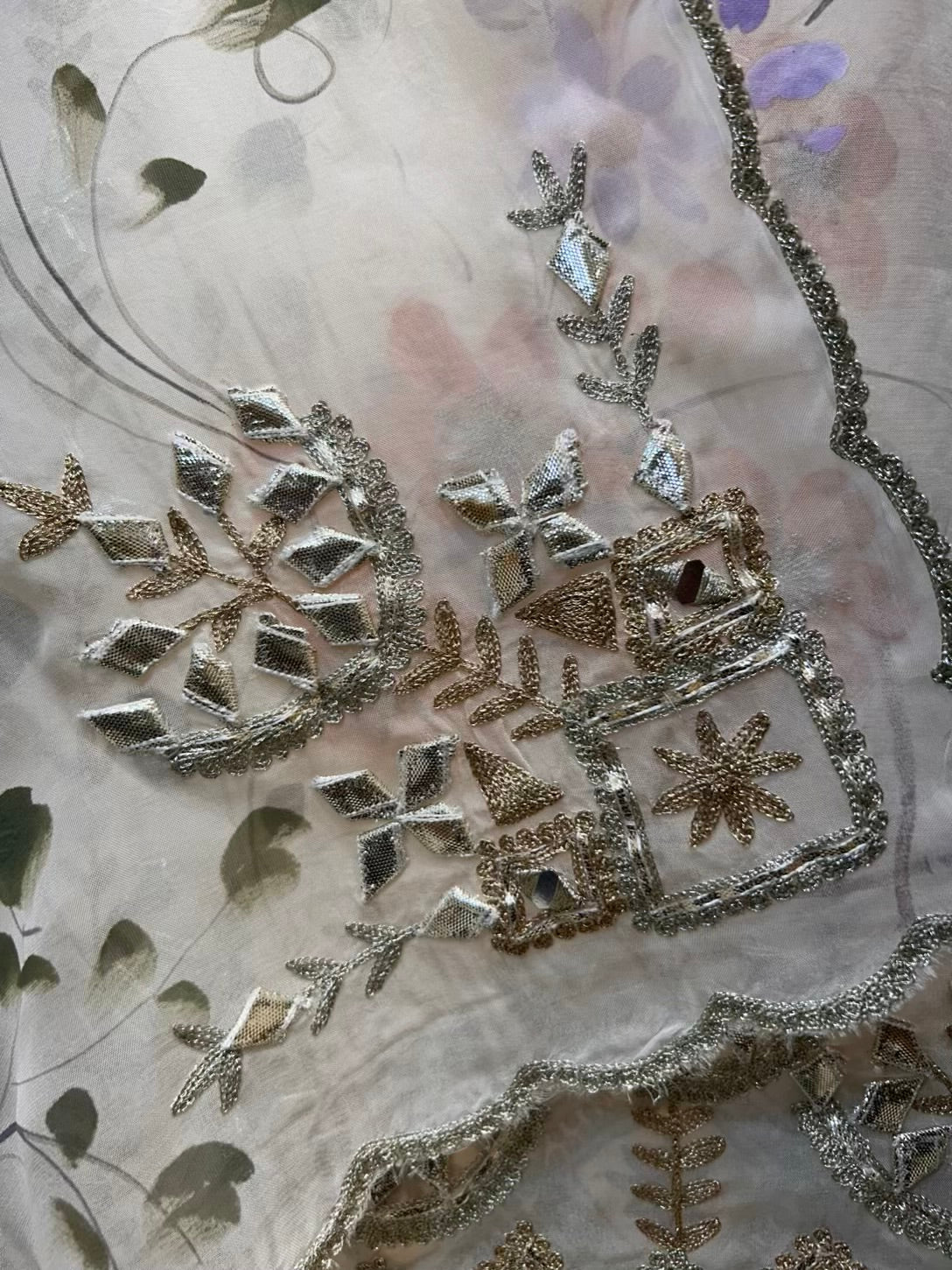 Zayrika Handprint Gota Suit (White)