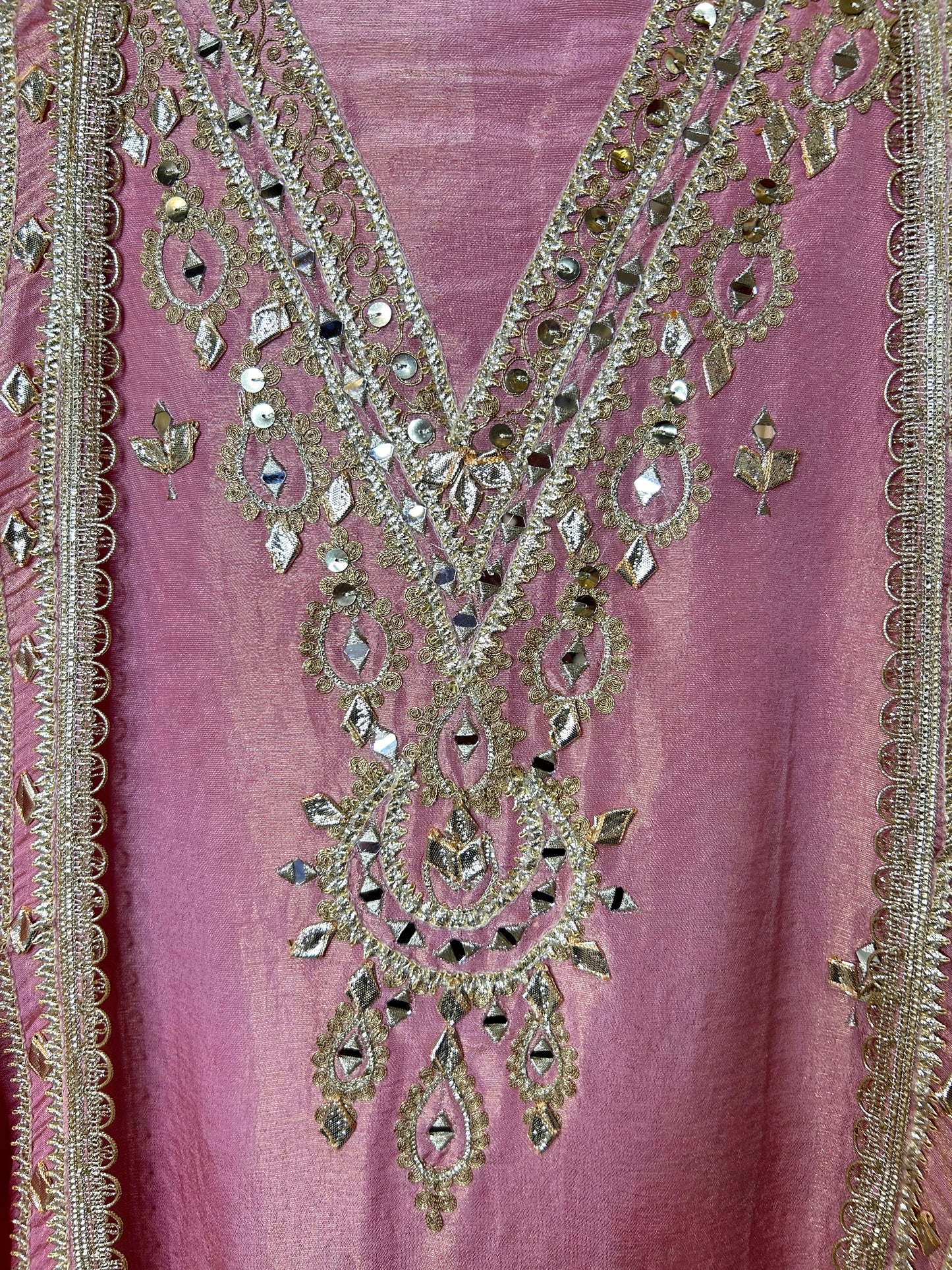 Husn-e-Saaz (Pink)