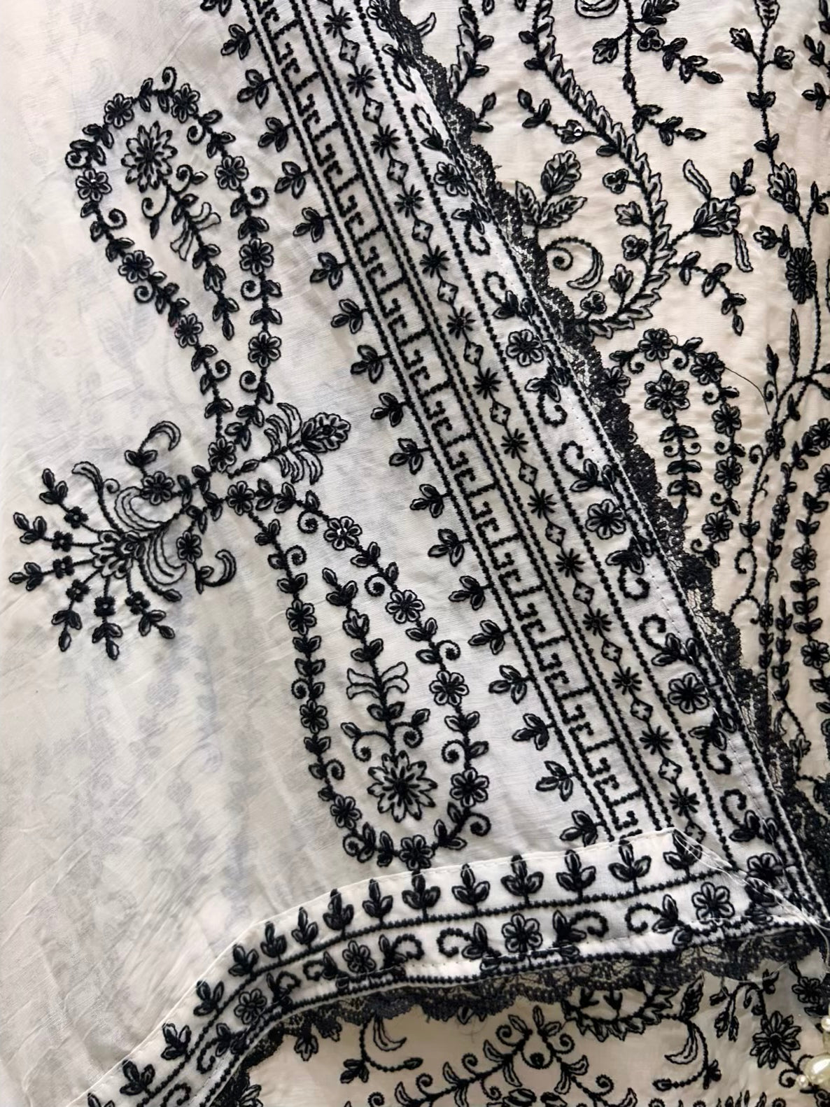Elara Chanderi Threadloom Suit (White & Black)