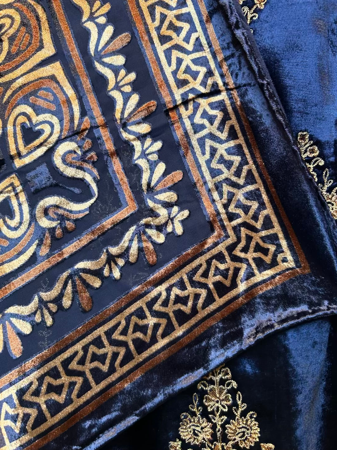 Zarbella Velvet Suit (Blue)