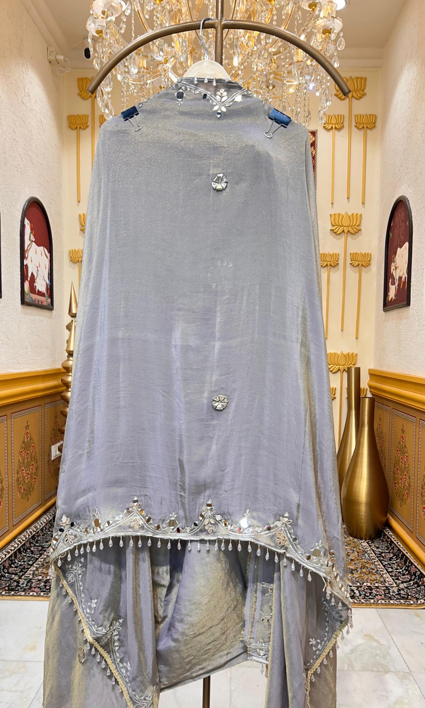 Ruhmehar Sheesha Patti Suit (Silver Grey)