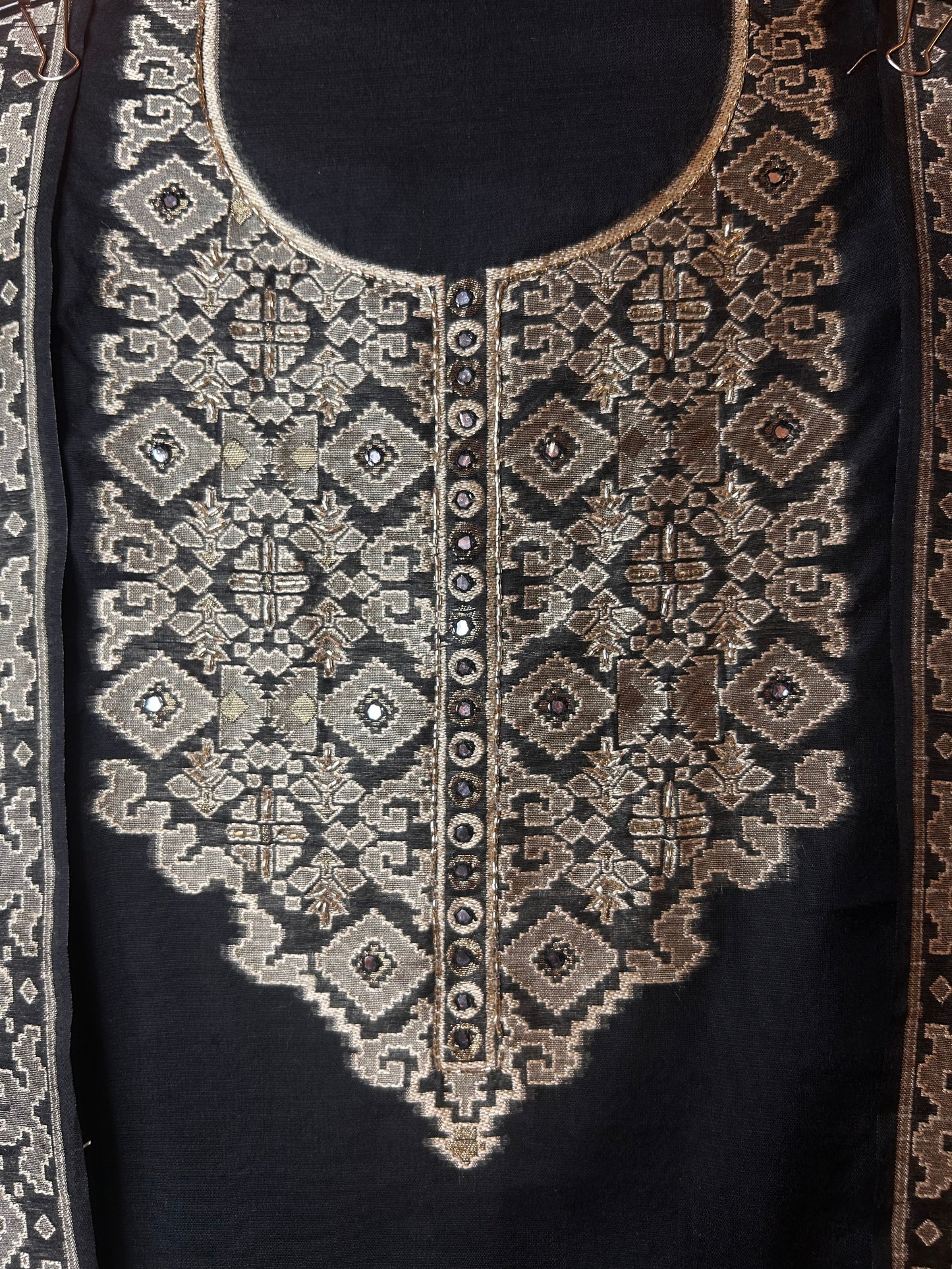 Nayra Jamdhani Suit (Black)