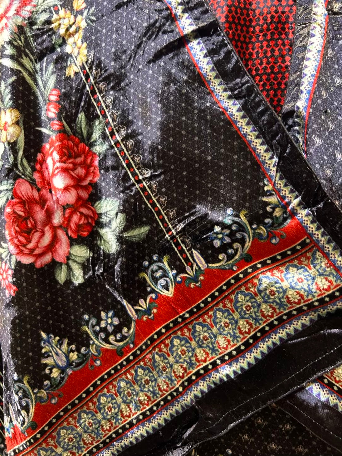 Zaylira Velvet Suit (Black)