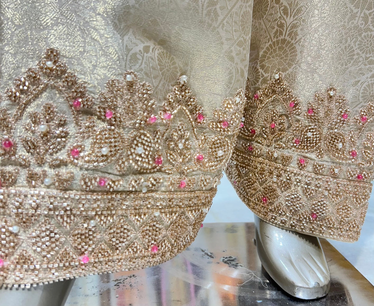 Dilruba Farshi Suit