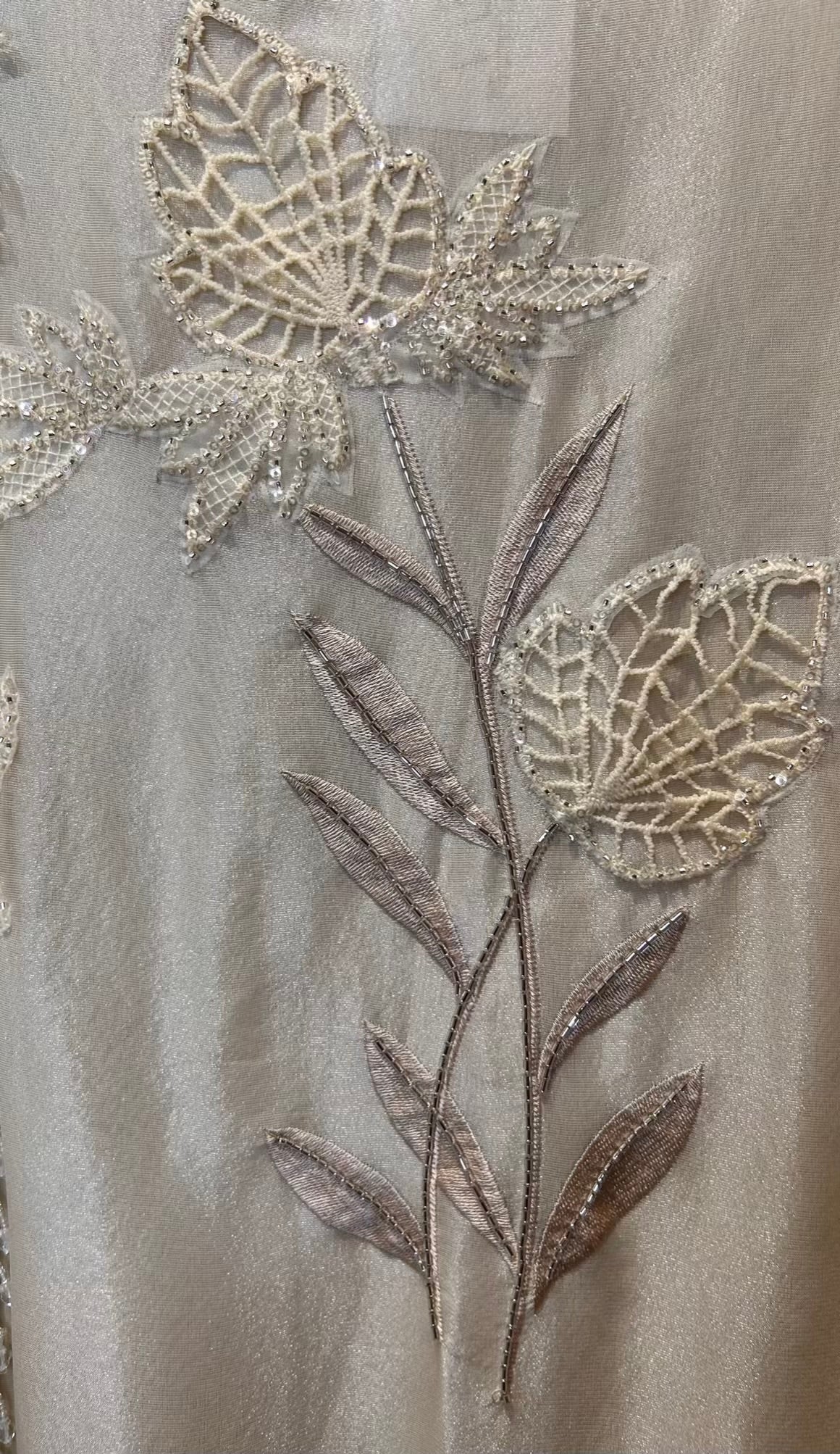 Zarina-é-Noor (Ivory)