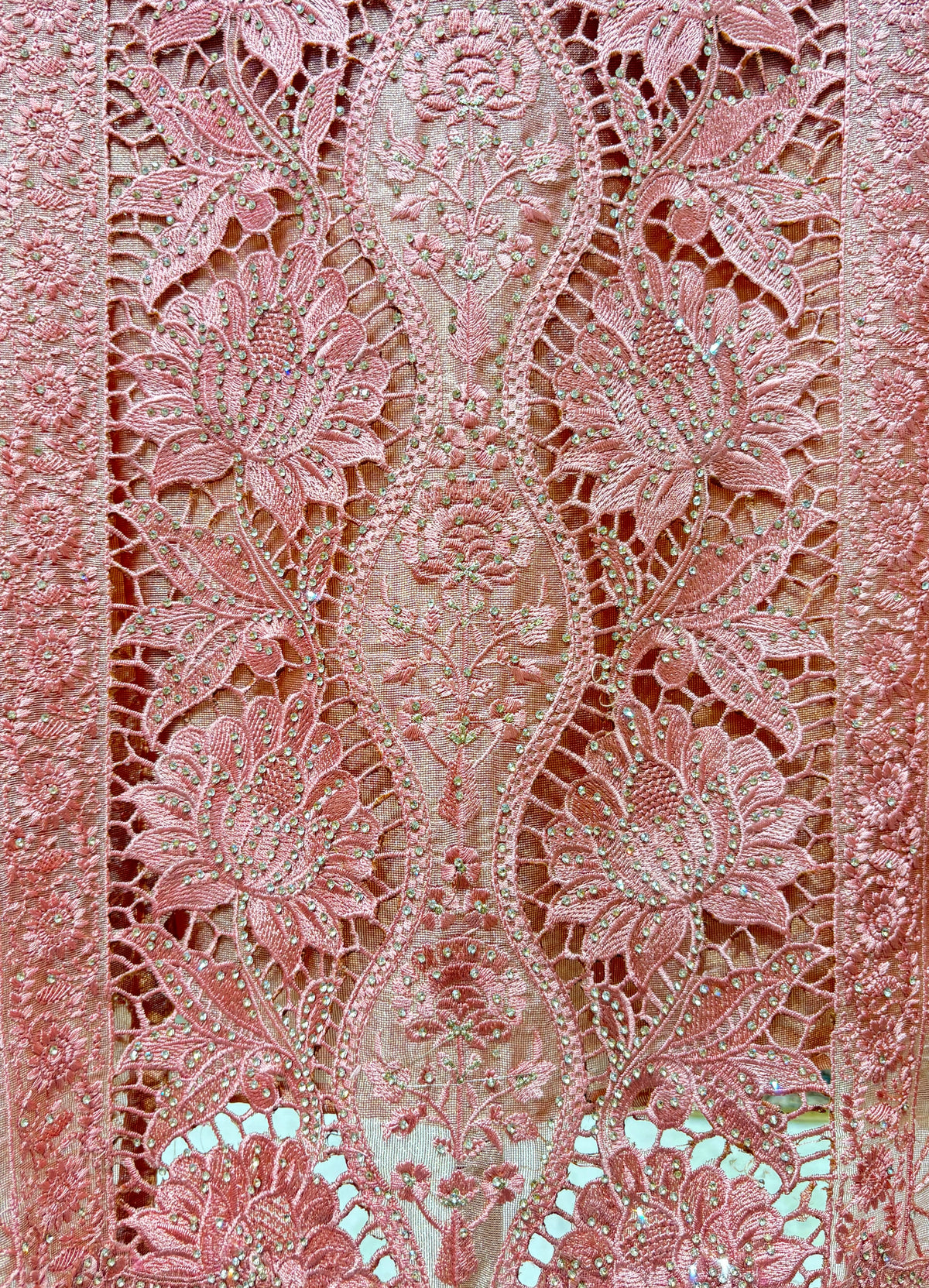 Aafrinoor Suit