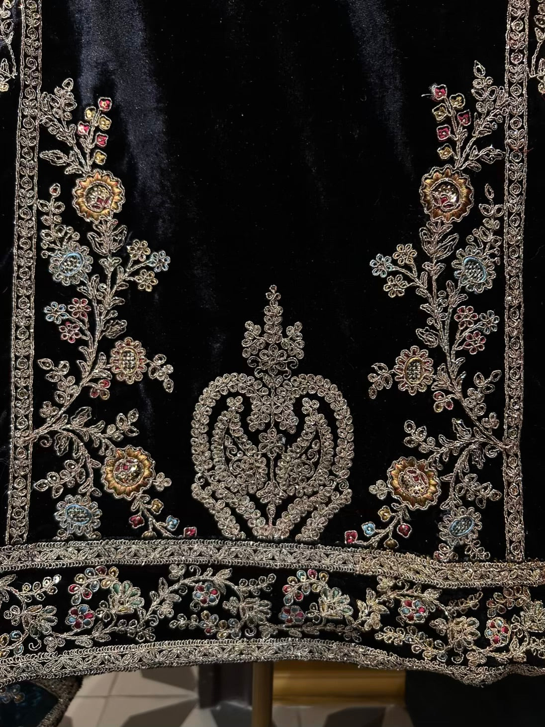Ruhbaan Velvet Suit (Black)