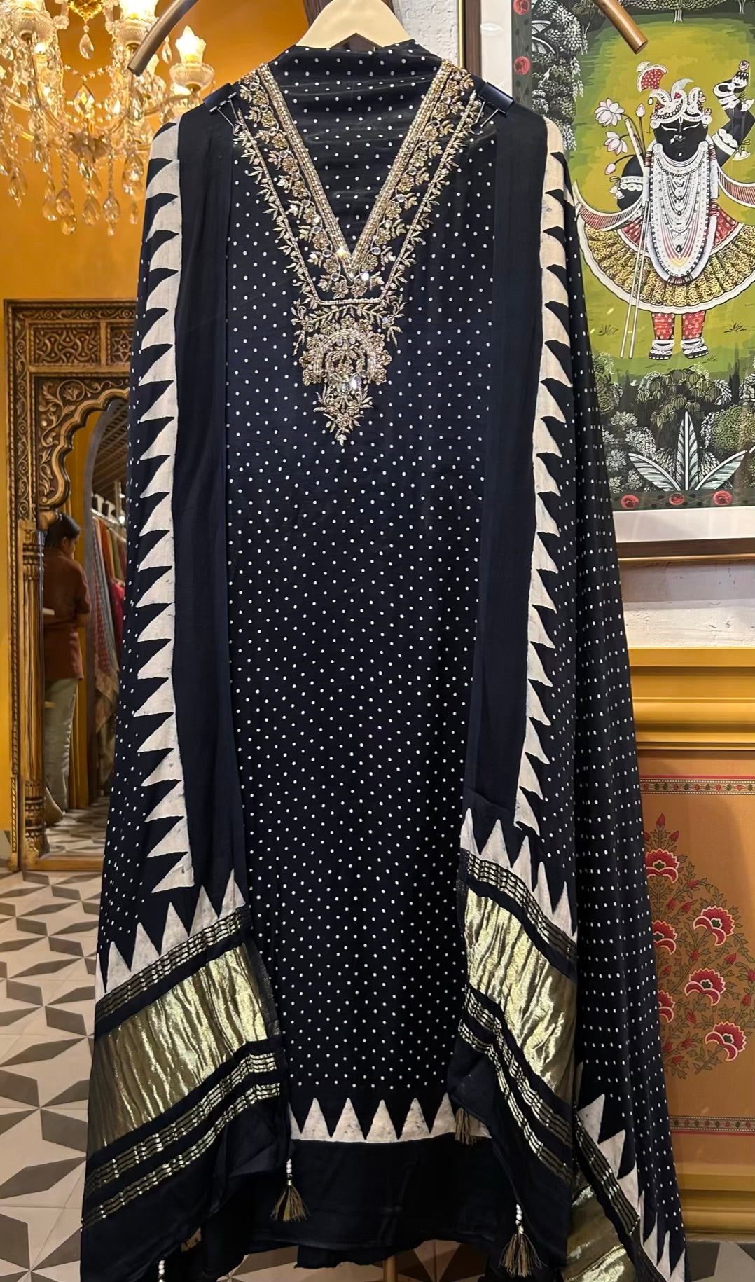 Zarmeena Satin Suit (Black)