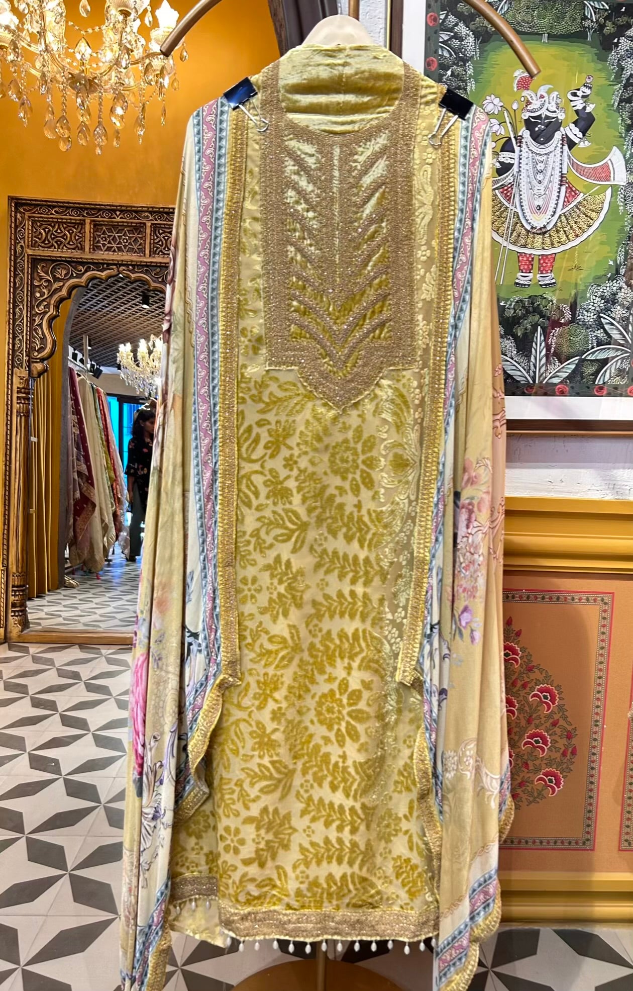 Zaroon Velvet Suit (Yellow)