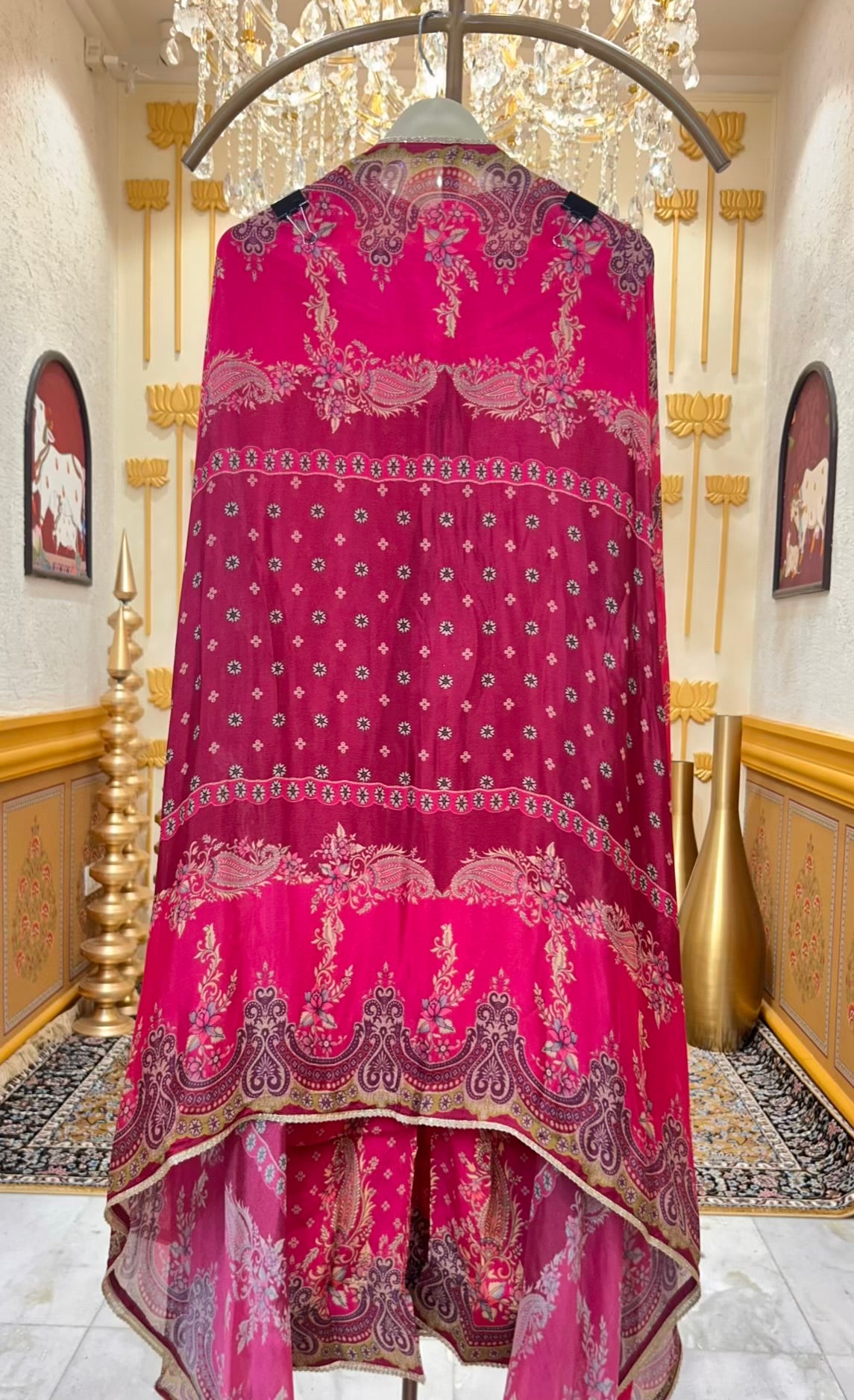 Avnira Crepe Suit (Magenta)